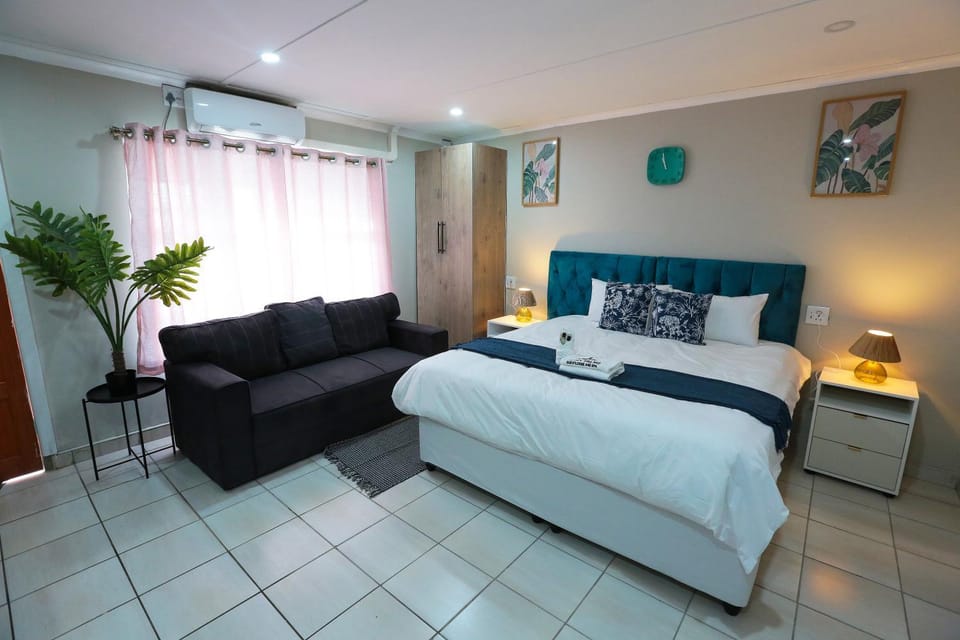 Ferry Palms Guest Lodge Bed and Breakfast in Eastern Cape