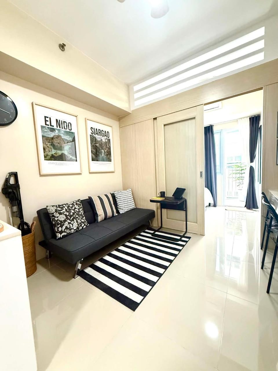 Coffee/tea facilities, Living room, Seating area