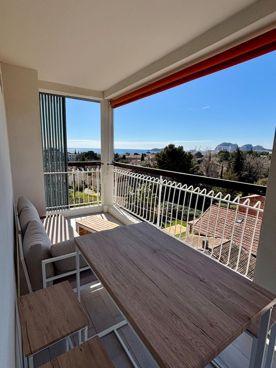 View (from property/room), Balcony/Terrace, Landmark view
