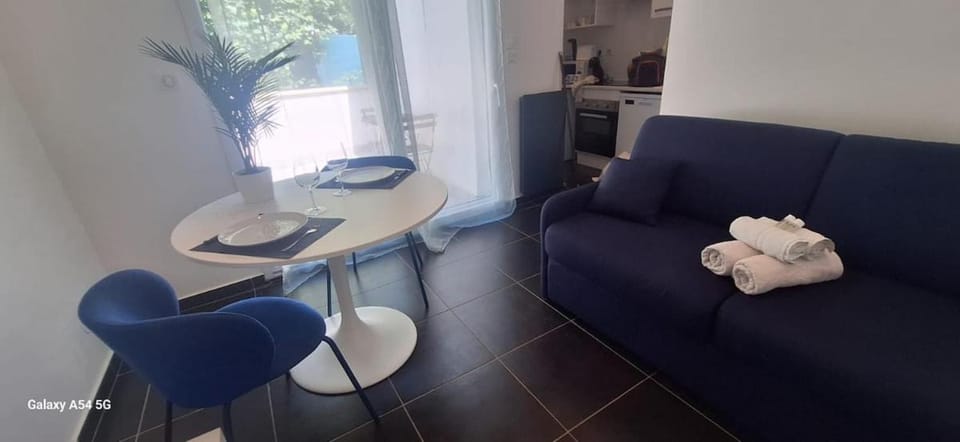 Cocon moderne avec terrasse Apartment in Nancy