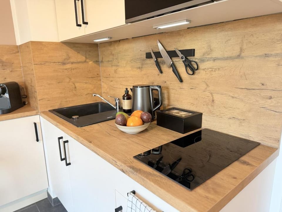 Kitchen or kitchenette, kitchen