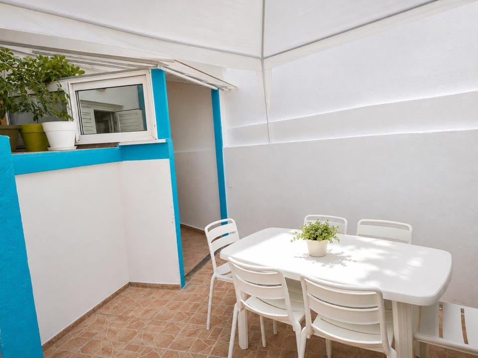 Riviera Seaside Smart Suite Apartment in Piraeus Regional Unit, Greece