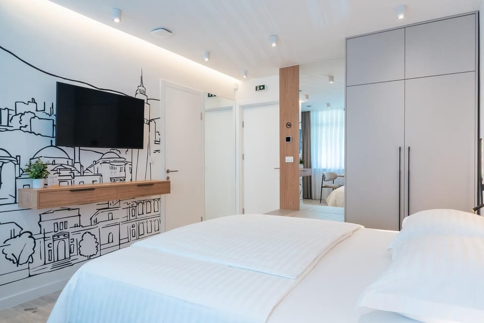 Bed, TV and multimedia