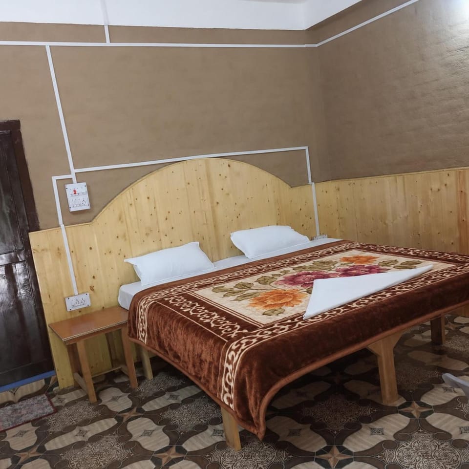 Tirthan river front home stay Vacation rental in Himachal Pradesh