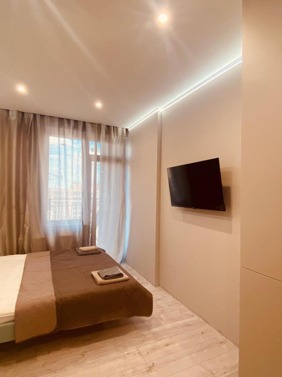 Communal lounge/ TV room, Bed, TV and multimedia, Bedroom