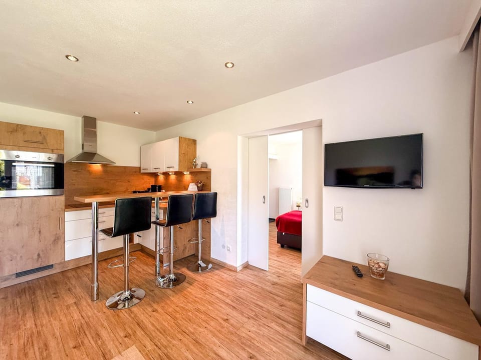 TV and multimedia, Kitchen or kitchenette, Living room