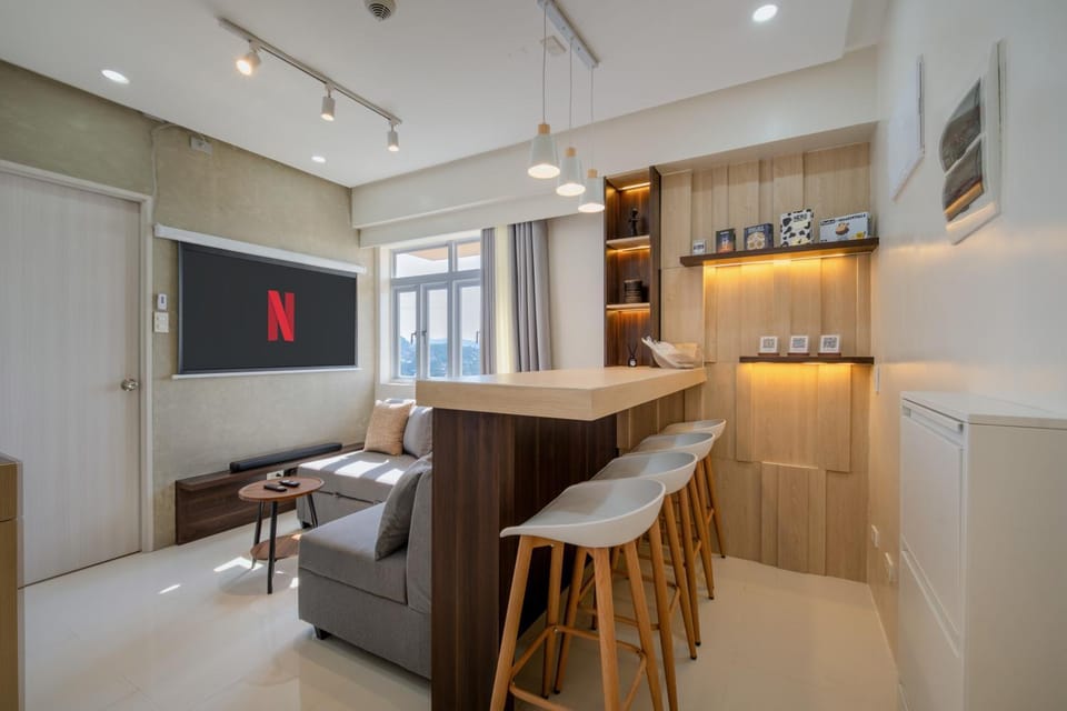 Communal lounge/ TV room, TV and multimedia, Living room, Dining area