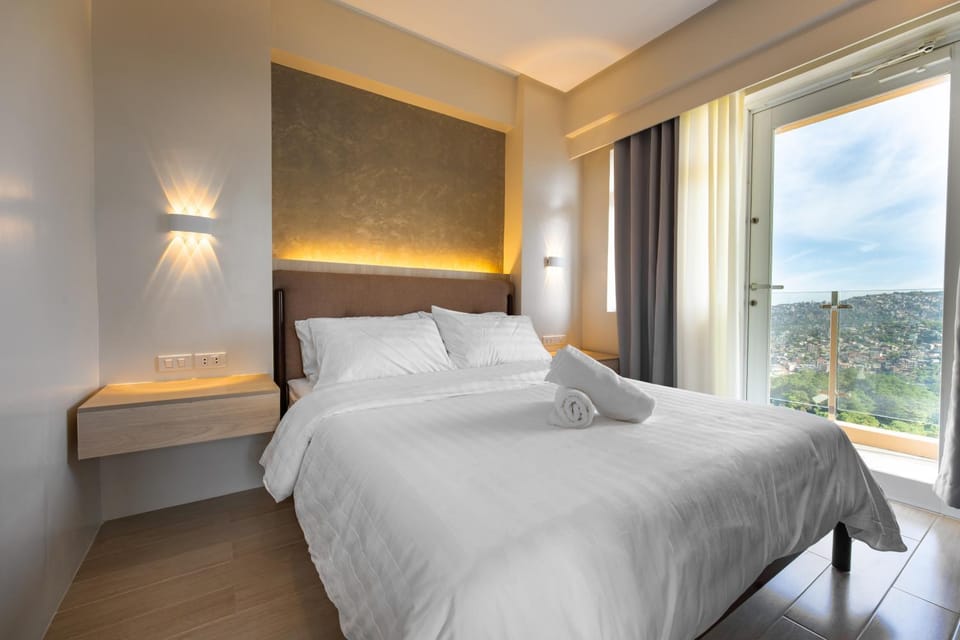 Bed, View (from property/room), Bedroom, City view, Mountain view, towels