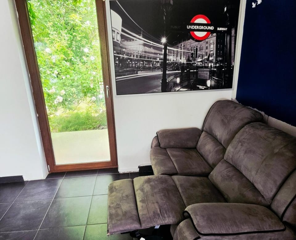 Communal lounge/ TV room, Living room