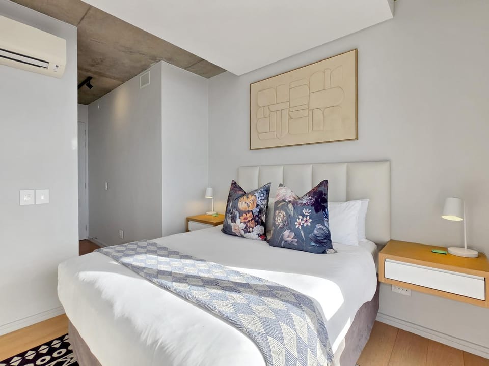 New! De Waterkant Luxury 2BR, Private Rooftop Pool, BBQ & Stunning 360 Views Apartment in Cape Town