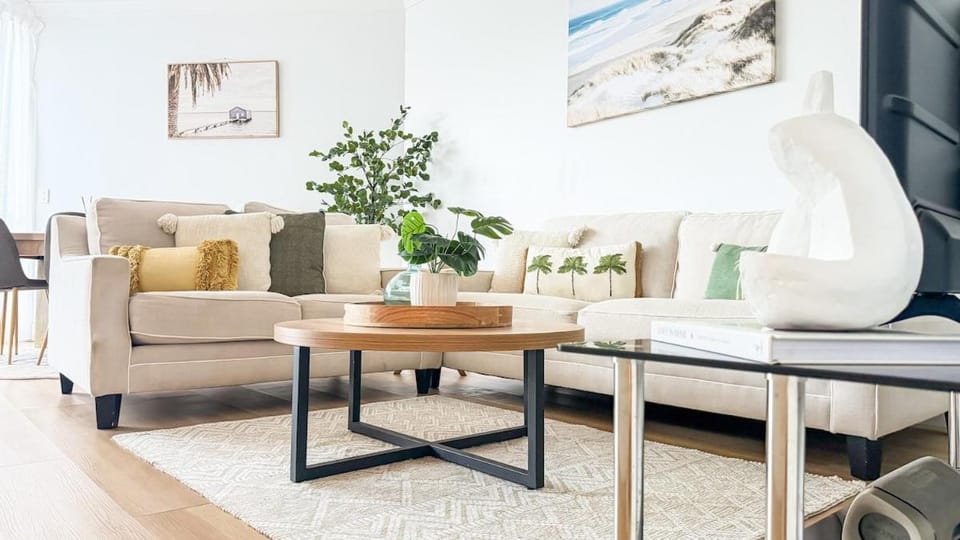 Surfers Home - Beach Stay - Sleeps 8 - Free Parking Apartment in Surfers Paradise