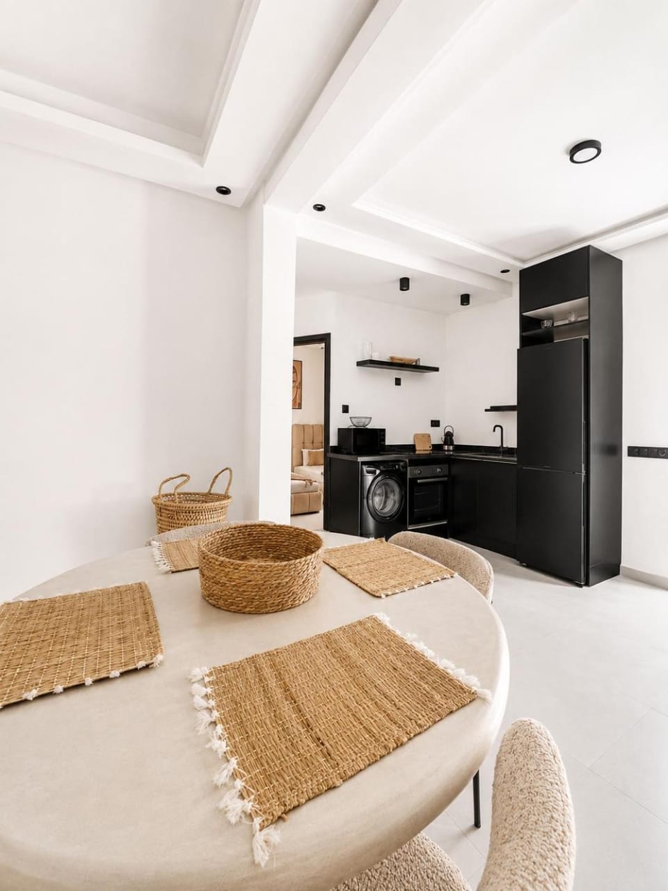 Kitchen or kitchenette, Living room, Seating area, Dining area, oven, stove