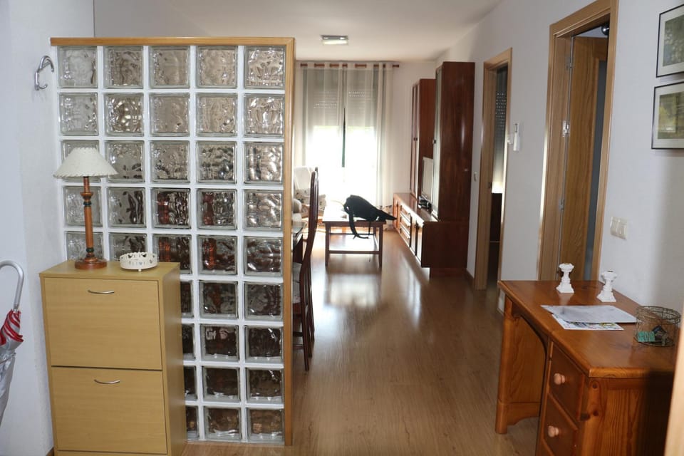 Communal lounge/ TV room, TV and multimedia, Living room, Seating area