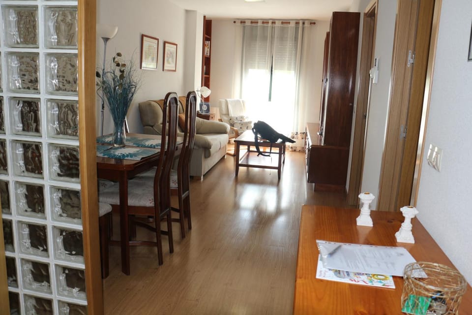 TV and multimedia, Living room, Seating area, Dining area