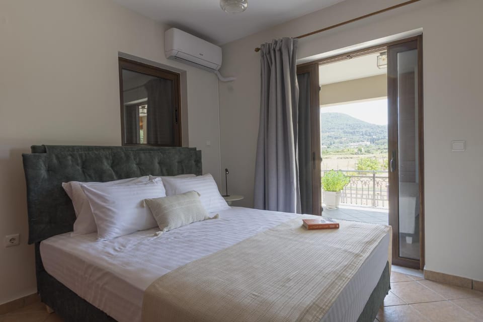 Bed, Bedroom, Garden view, air conditioner