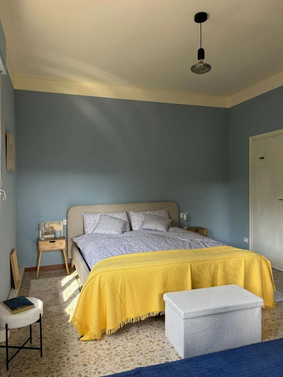 Bed, Bedroom, locker