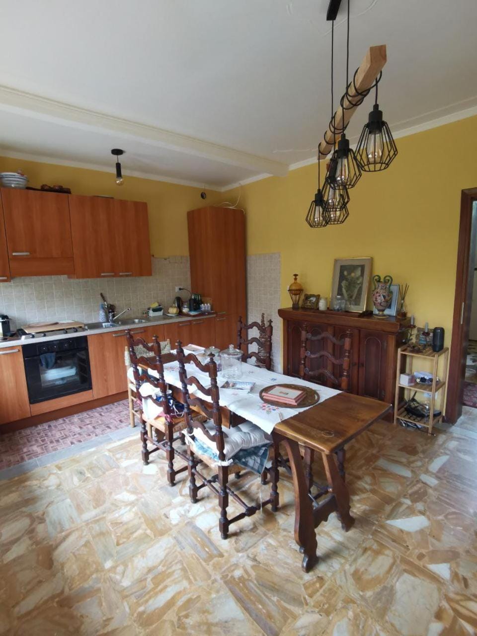 Living room, Breakfast