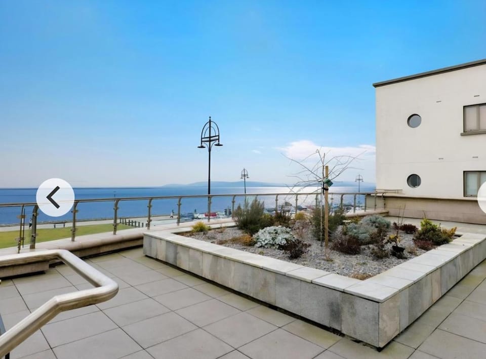 Calm Seaside Apartment Apartment in Galway