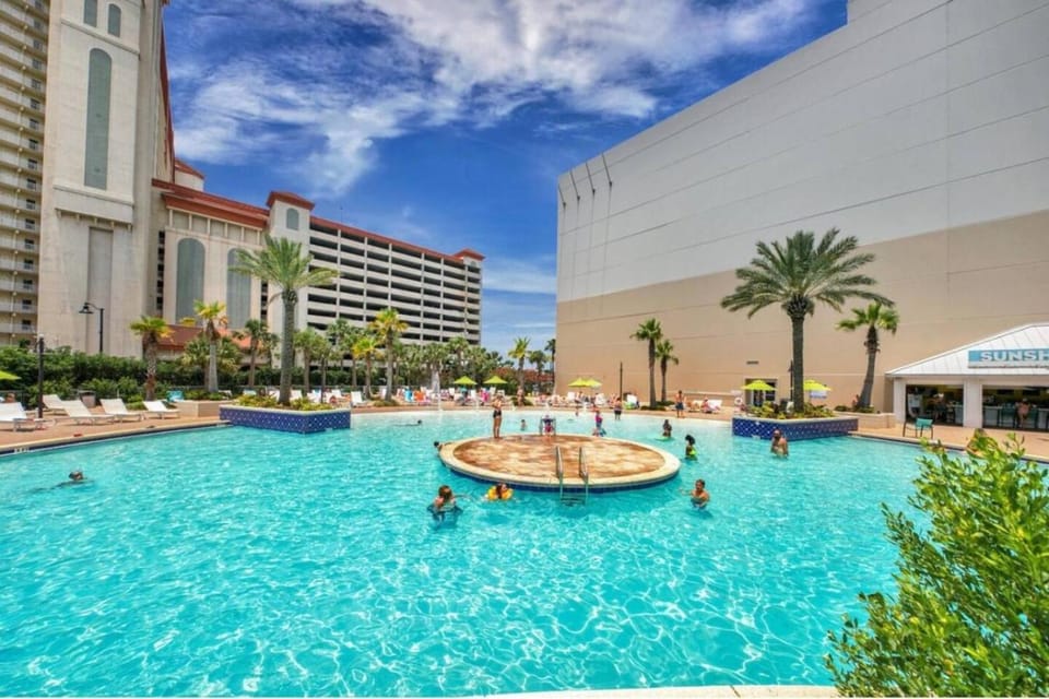 Gulf-View Resort Condo with 5 Pools! Walk to Beach by Dolce Vita Getaways Apartment in Panama City Beach