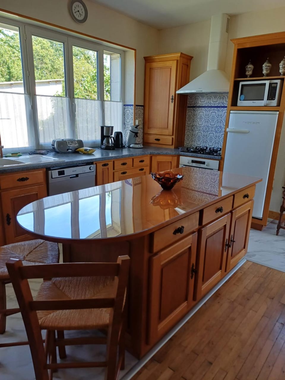 Dining area, dishwasher, oven, stove, kitchen