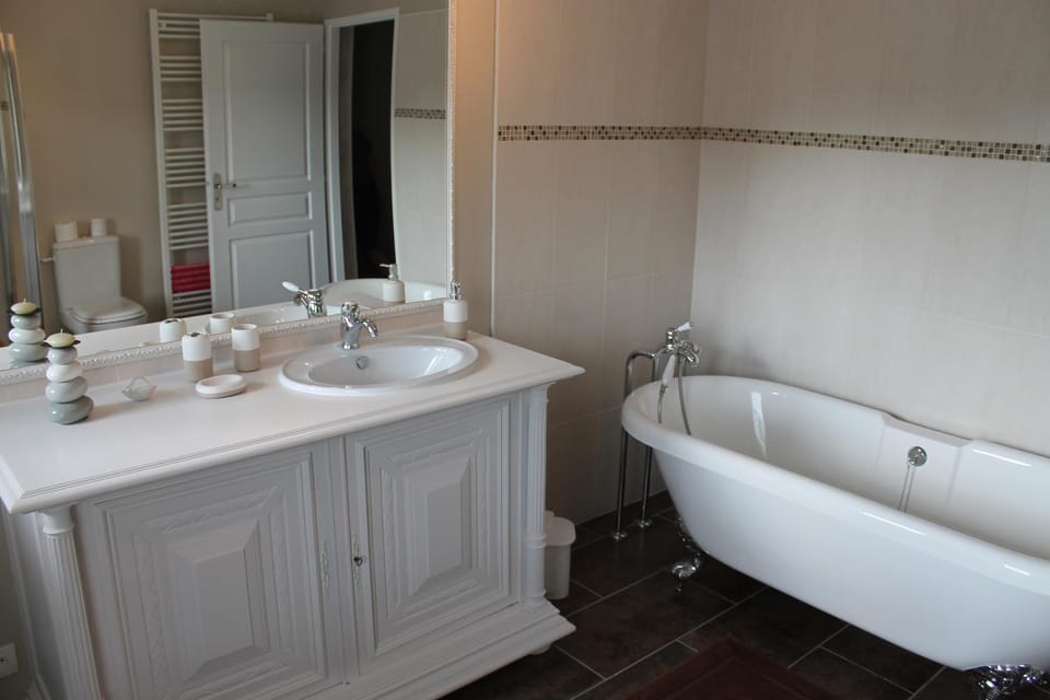 Bathroom, Bath