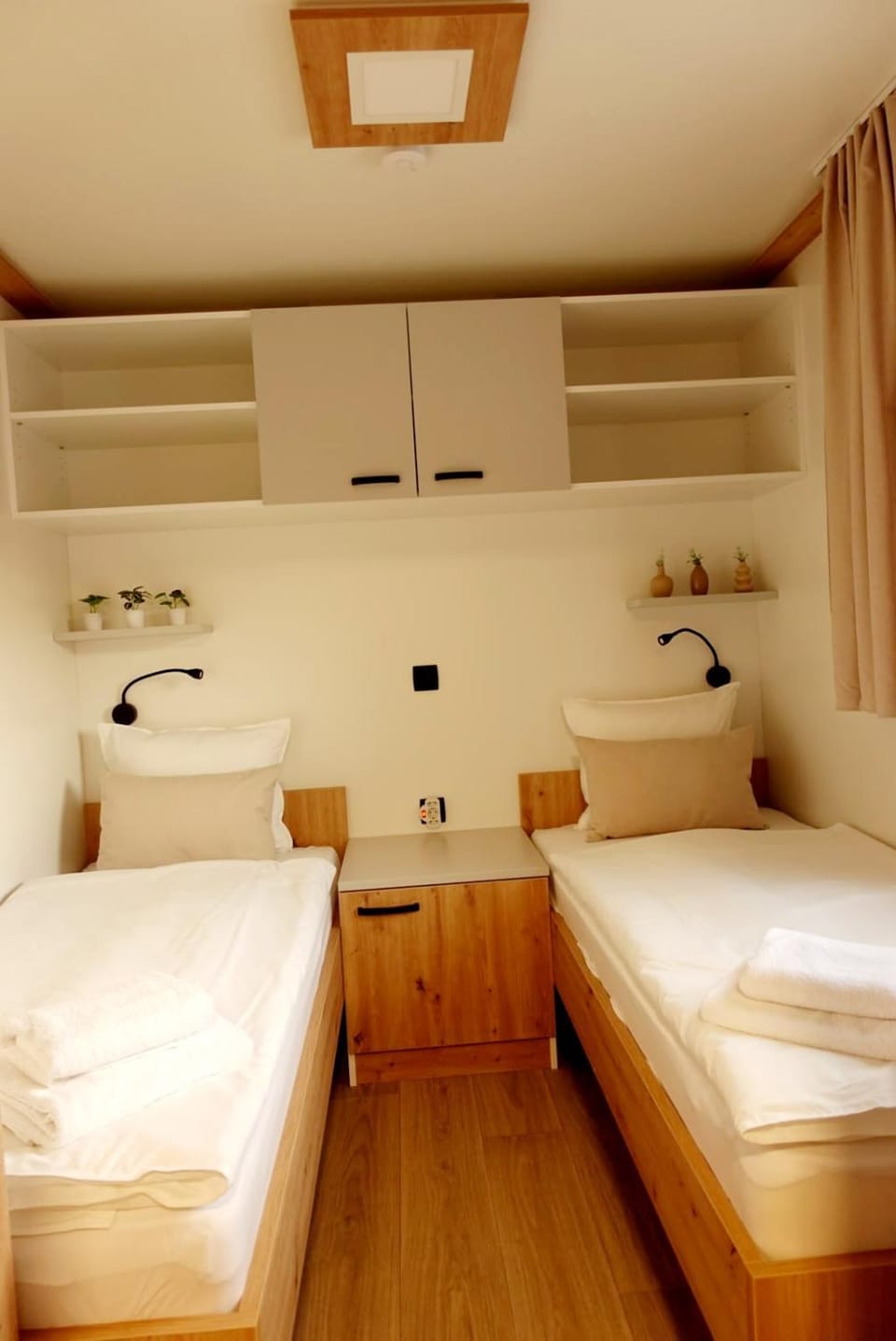 Bed, children