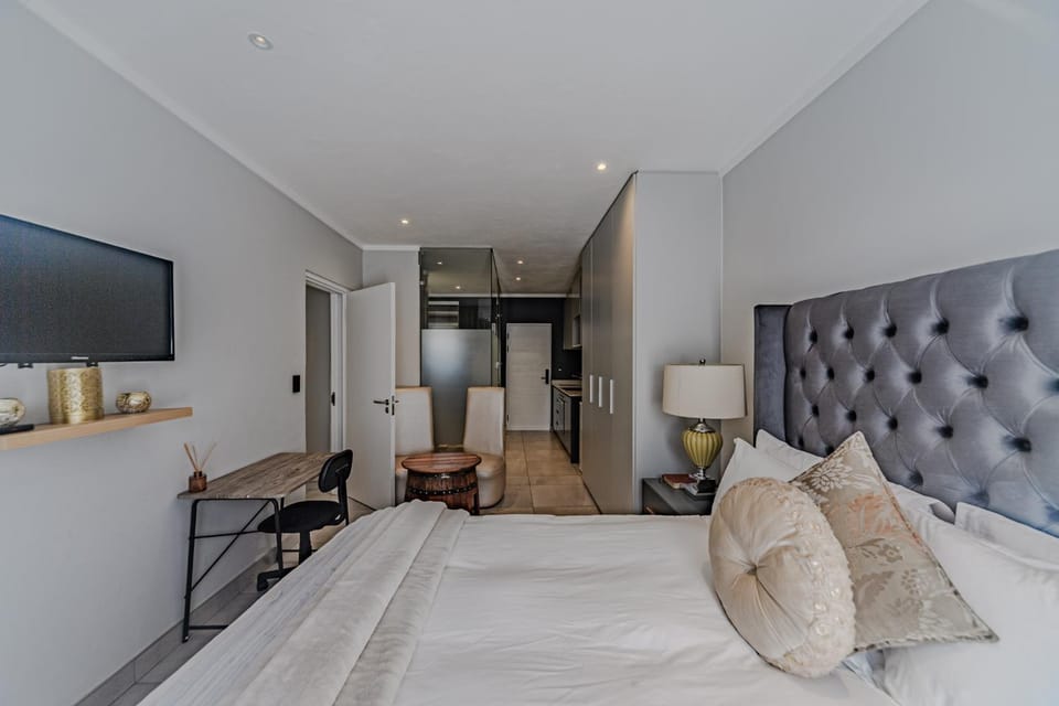 Waterkloof on Main Studio Apartment - Unit 116A Apartment in Pretoria