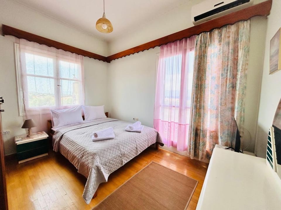 View (from property/room), Bedroom, Mountain view, Sea view, wardrobe, air conditioner