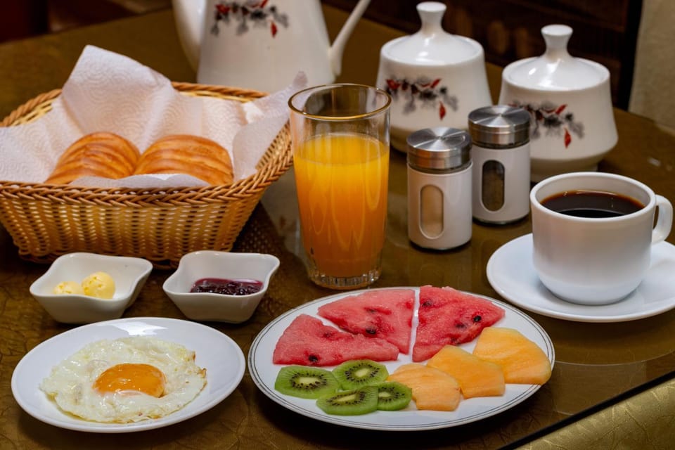Food and drinks, Food, Breakfast, Continental breakfast