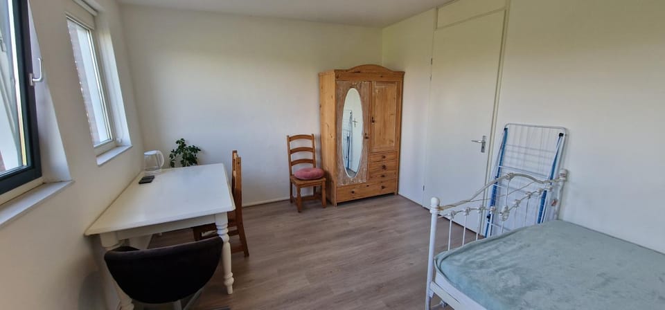 Modern light room in quiet area, still close to the city Vacation rental in Utrecht