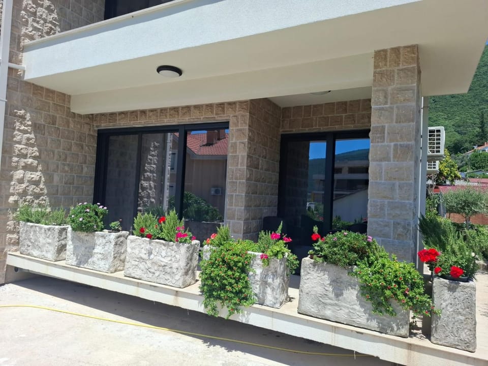 Bananas Apartment in Kotor Municipality