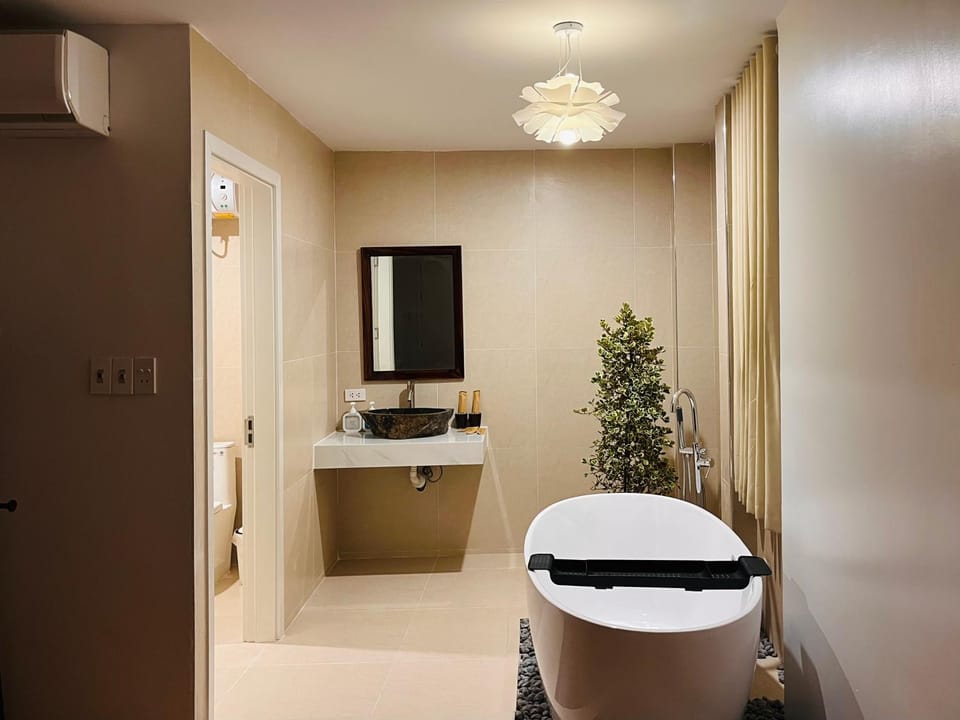 Bathroom, Bath