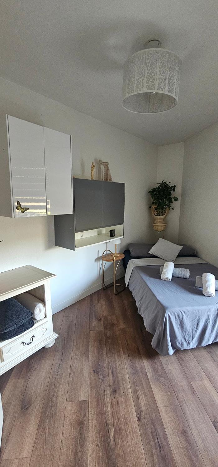 T3 Grande Terrasse, Plancha, Vue Piscine, Soleil Apartment in Roquebrune-sur-Argens