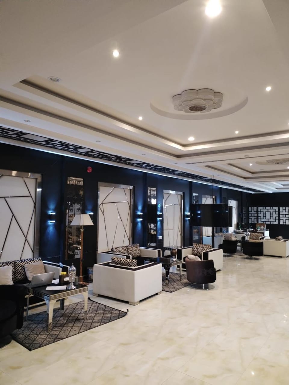 Communal lounge/ TV room