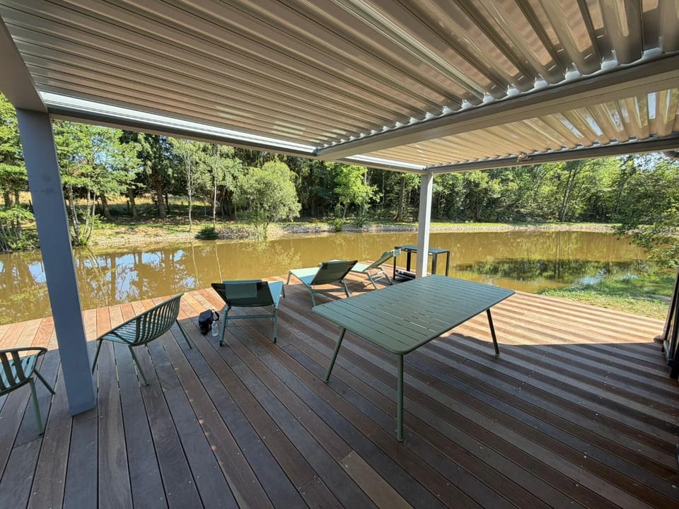 Maison bord d'étang de pêche privé House in Nouvelle-Aquitaine
