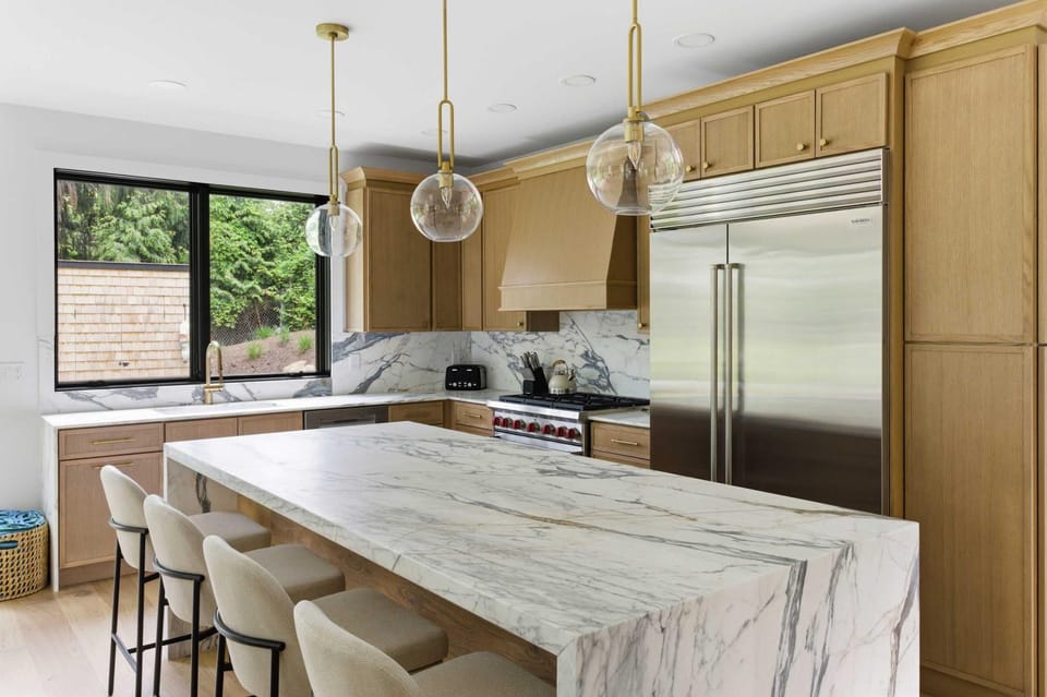 Sandpiper by Rove Travel - 4BR Home with Heated Pool House in Sag Harbor