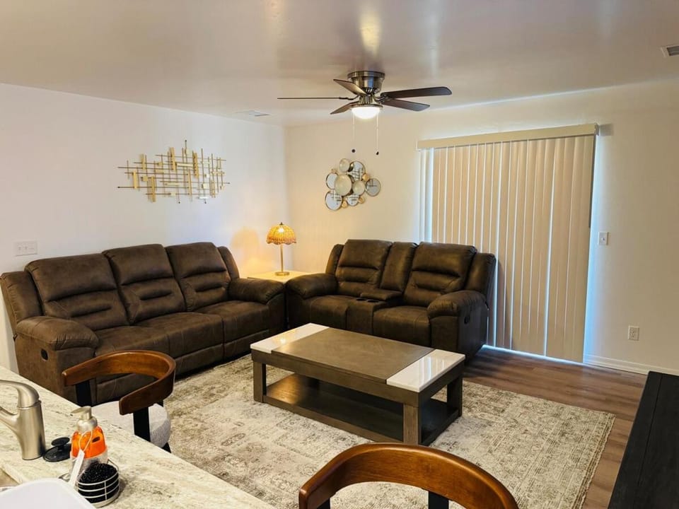 New Location Near Hospital & Restaurants House in Kingman