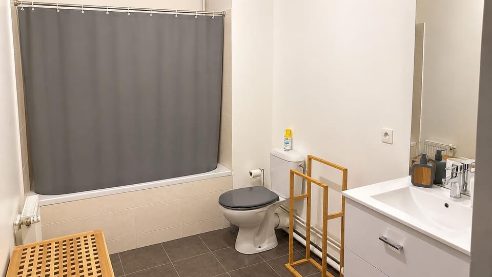 Toilet, Bathroom