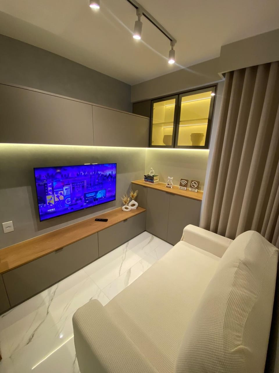 Communal lounge/ TV room