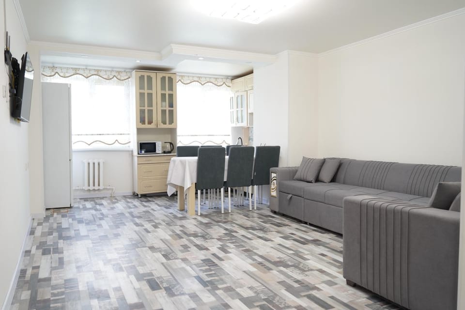 Bed, Kitchen or kitchenette, Living room, Seating area, Guests, Guests, Guests, internet, microwave, stove, kitchen, kitchen, air conditioner