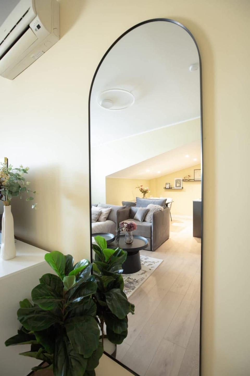 Stylish studio near old town By Vandore Heritage Apartment in Riga