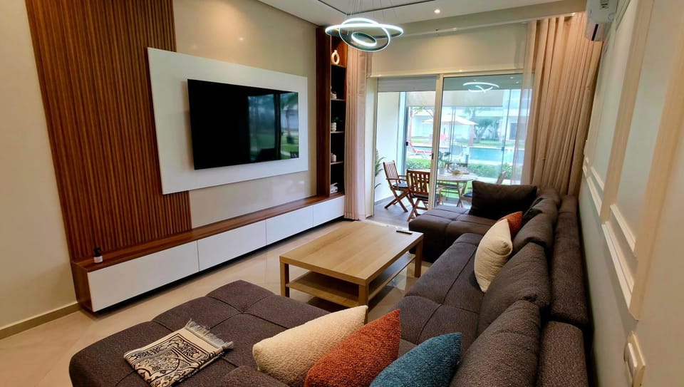 TV and multimedia, Living room, Garden view, Pool view, air conditioner