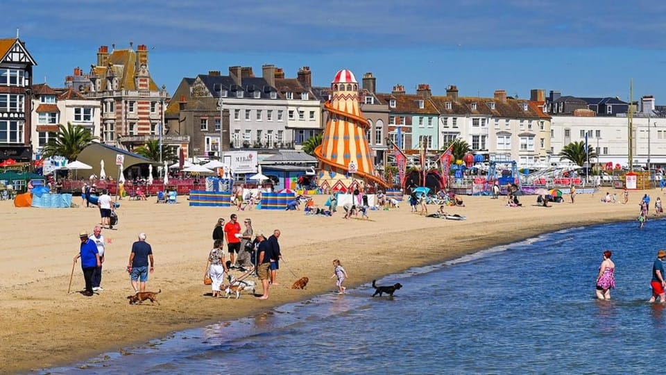 The Captains Quarter - Sleeps7 - 2 Minutes From Weymouth Beach - Fast WiFi - Smart Tv - Stunning Cosy Decor Apartment in Weymouth