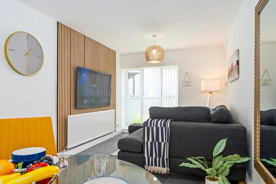 Stunning Bungalow Apartment - 3-4 beds - Parking Apartment in West Lindsey District