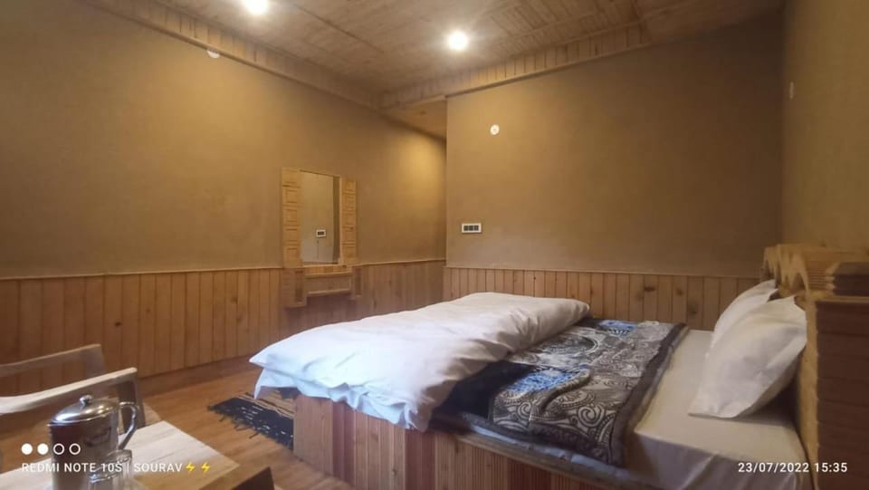 Tirthan river edge Bed and Breakfast in Himachal Pradesh