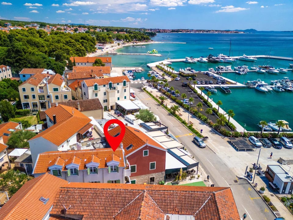 Property building, Neighbourhood, Natural landscape, Bird's eye view, Beach, Location