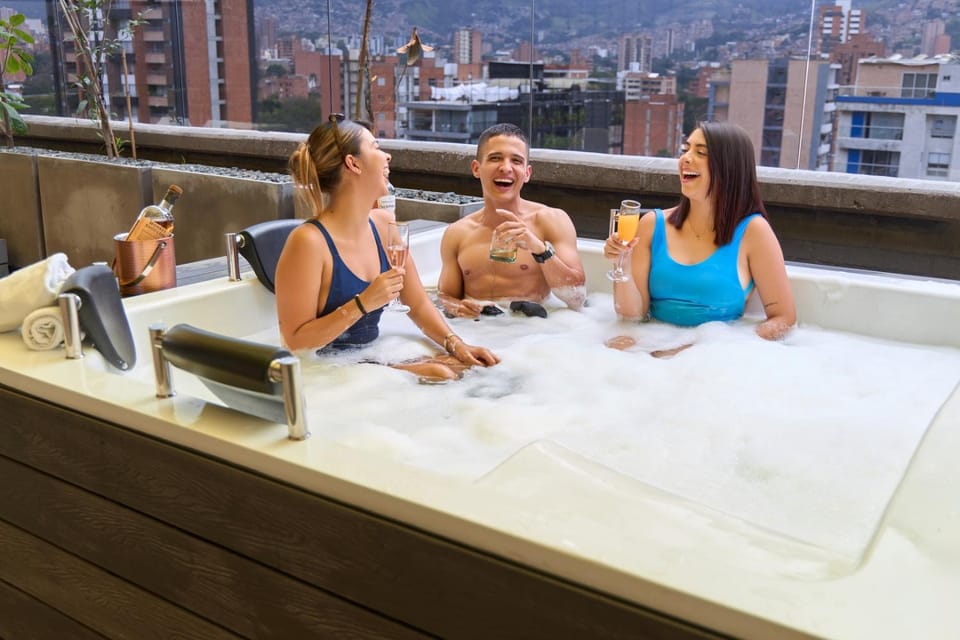 Rosa Negra Luxury Suite w/ Jacuzzi Near Stadium Apartment in Medellin