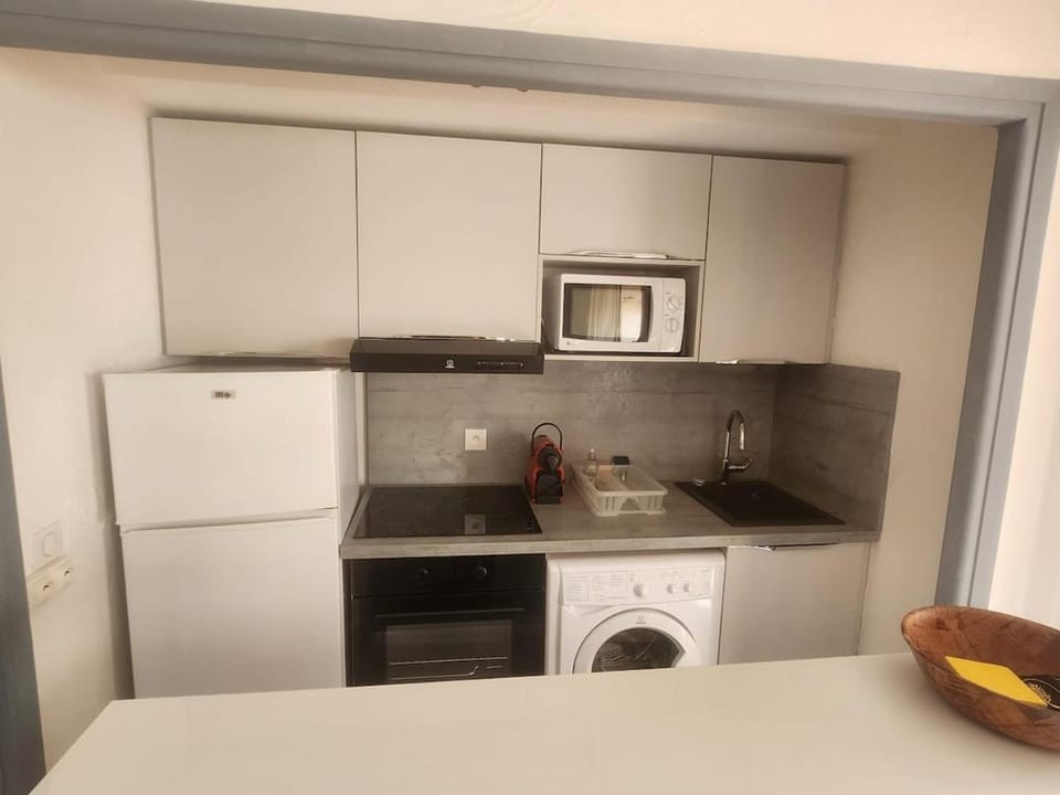Studio near Palais du Festival - available Apartment in Cannes