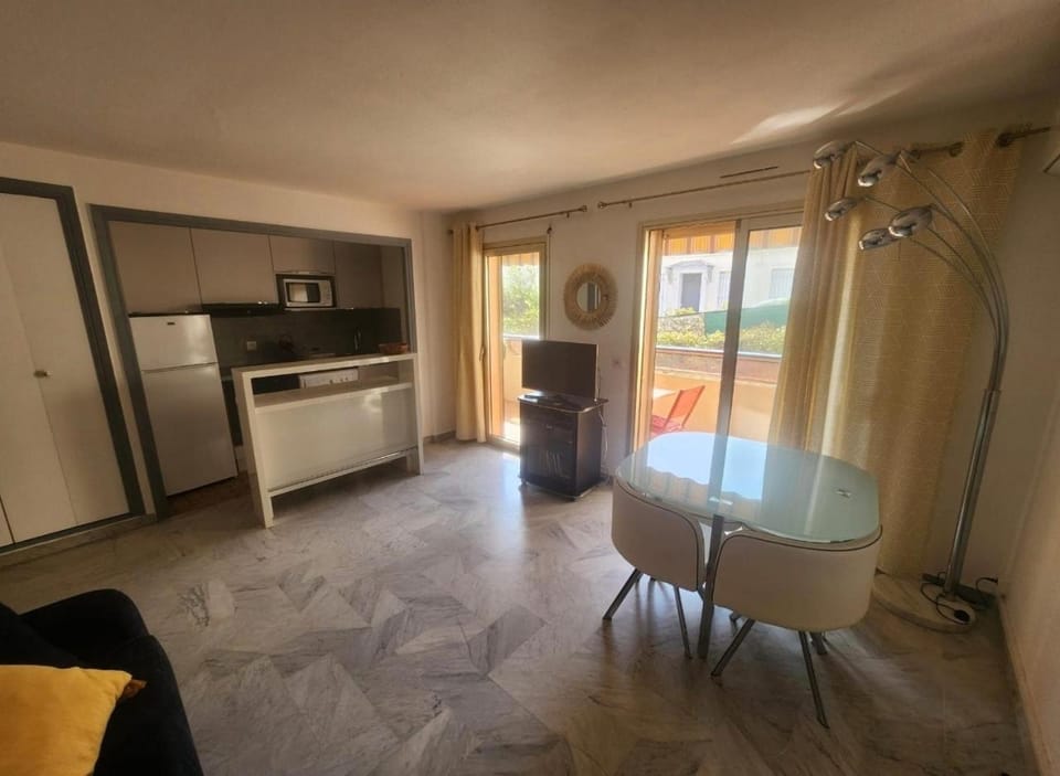 Studio near Palais du Festival - available Apartment in Cannes