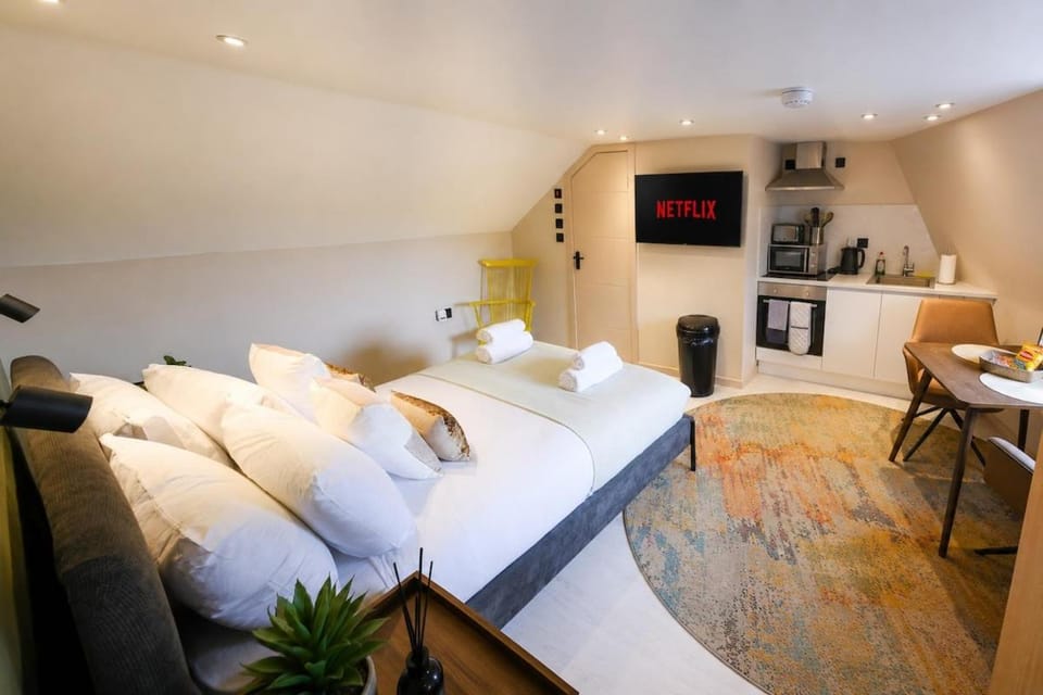 The Sailors Studio - Sleeps2 - 2 Minutes From Weymouth Beach - Fast Wifi - Smart Tv - Stunning Cosy Decor Apartment in Weymouth